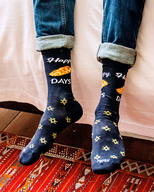 Men's Funny Pun Happy Challah-Days Novelty Crew Socks